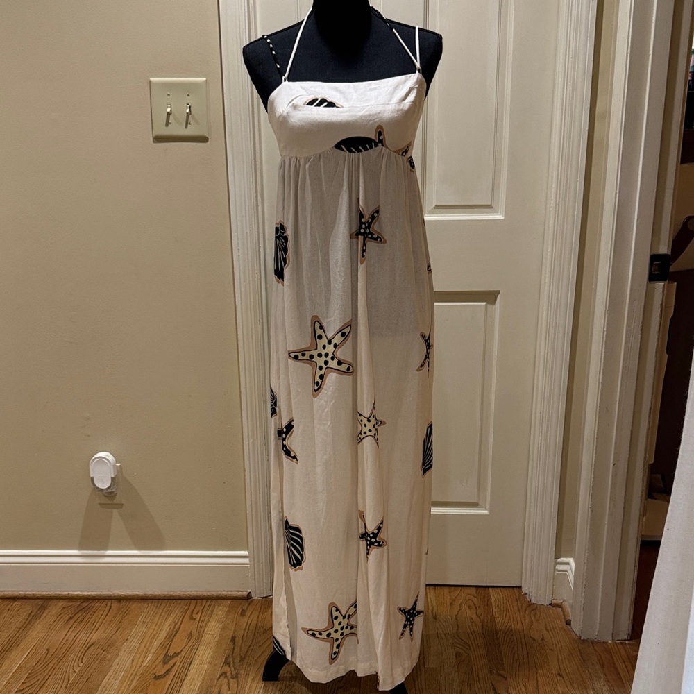Chic White Starfish Print Maxi Dress